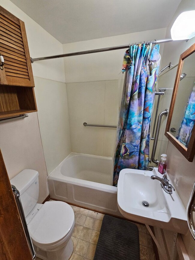 Photo - Spacious Home-Benton Stephens Neighborhood