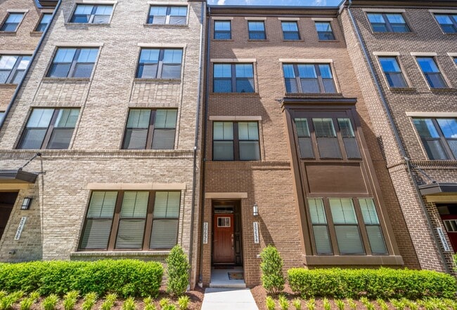Building Photo - Modern Kincora Townhome-Style Condo | 3 Bedrooms | EV Charging | Backing to 165 Acres of Conserva...