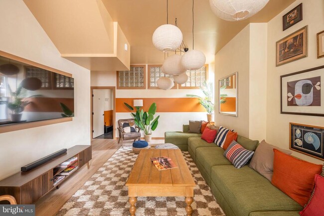 Photo - 2021 4th St NW