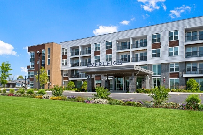 Everleigh Vernon Hills 55+ Active Adult Apartments