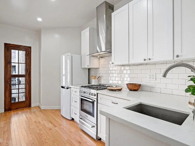 Photo - 2121 James M Wood Blvd Unit Condo for Rent $1800