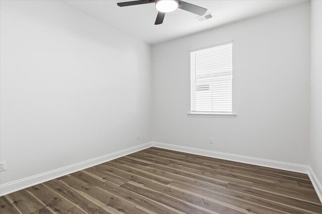 Photo - 155 Weekend Ave