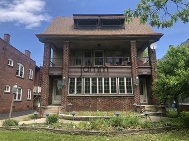 Photo - 14724 Clifton Blvd Unit Loft