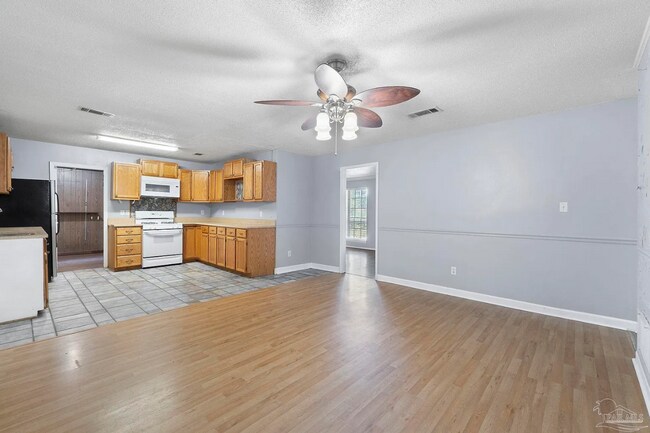 Photo - Scenic Heights Living at an Affordable Price!