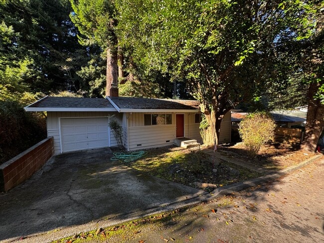 Building Photo - 3 Bedroom 2 Bath Home Located in Arcata!