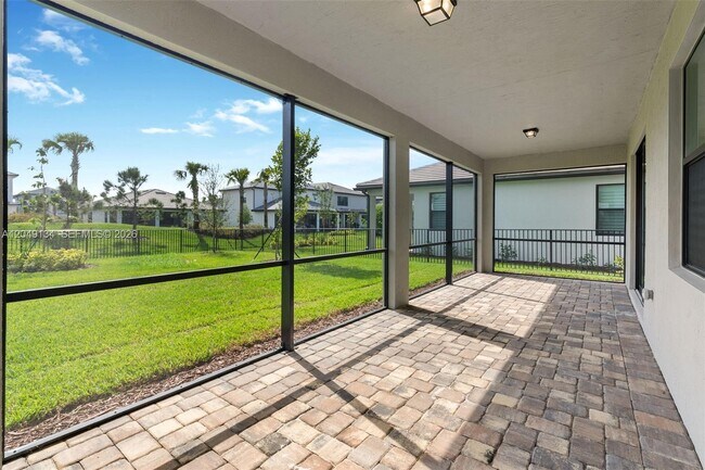 4470 Waterside Dr