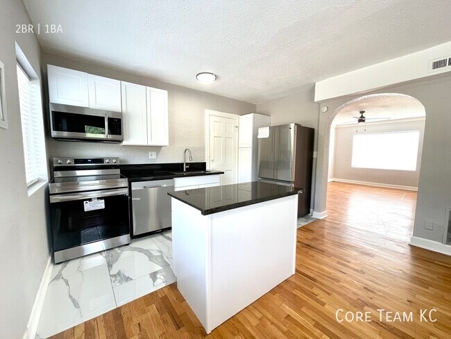 Photo - Roanoke Plaza Renovated 2 Bed Unit 1116-1