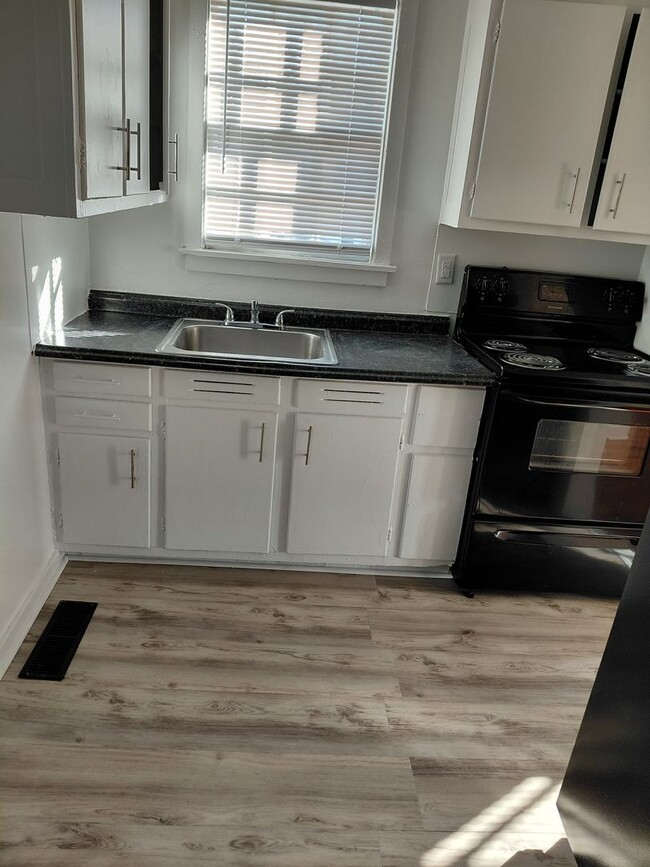 Photo - 2901 Jefferson St