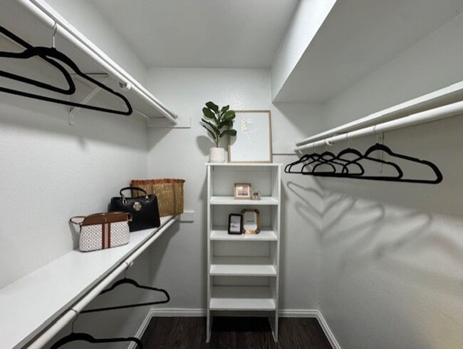 Photo - Creeks Edge Apartments