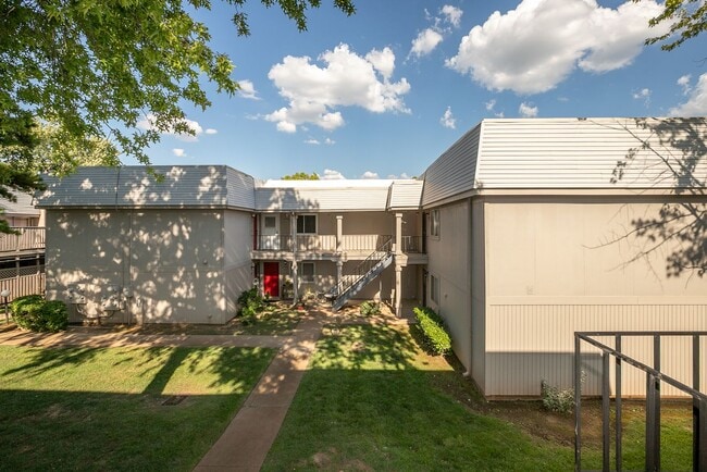 Photo - Spacious 3 Bed 2 Bath Condo in Tulsa!