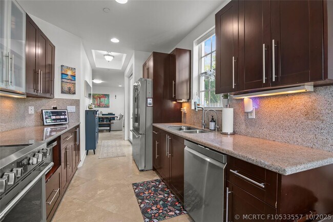 Photo - 732 NE 15th Ave