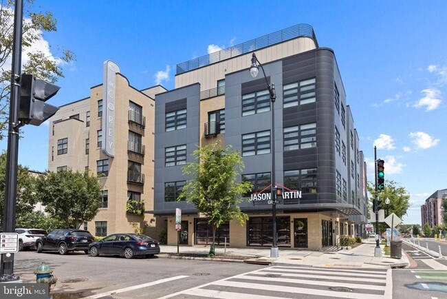 Building Photo - 1111 Orren St NE Unit 207