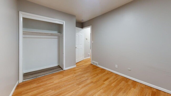 Photo - 1694 Manchester Rd Unit 1696 Manchester Road