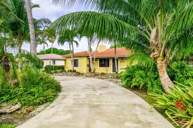 Photo - 2639 Monroe St