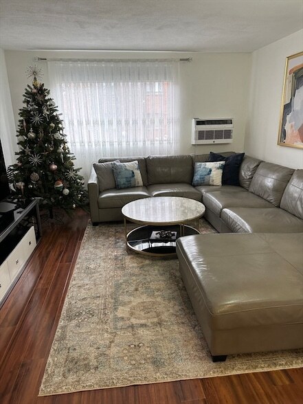 Photo - 700 Governors Dr Unit 17