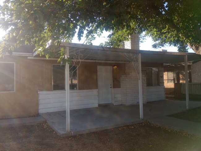 Building Photo - 2908 Fulop St Rental