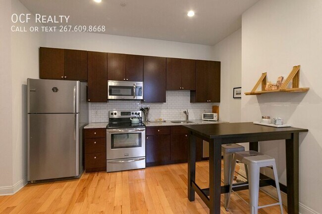 Building Photo - 1311 Spruce St Unit 202 Rental