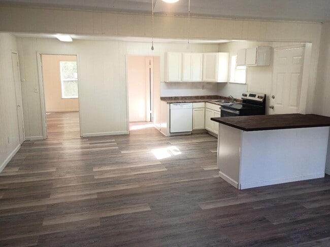 Photo - 1558 N Fletcher St