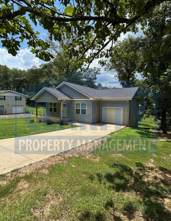 Newly constructed House w/ 3 Bedrooms! - Newly constructed House w/ 3 Bedrooms!
