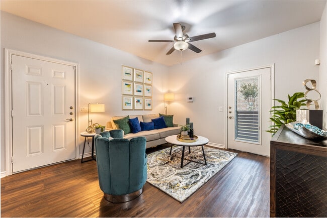 Lakebridge Apartments