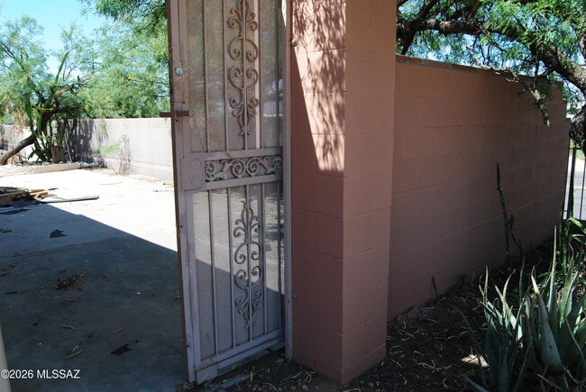 Photo - 859 W Kelso St