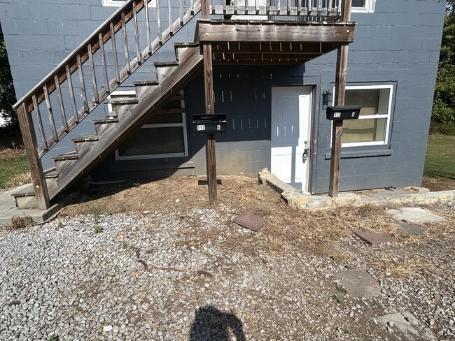 117 B S Fowler Ave
