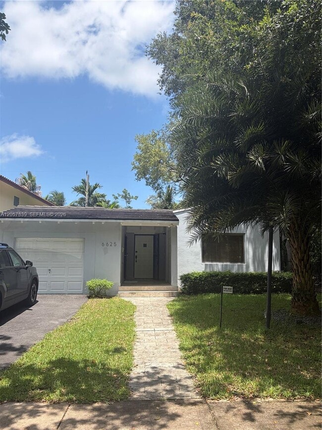 Photo - 6625 Nervia St