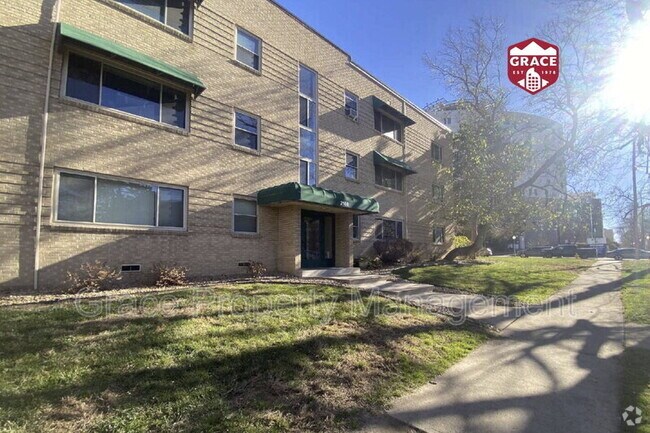 Building Photo - 2100 Franklin St Unit 12 Rental