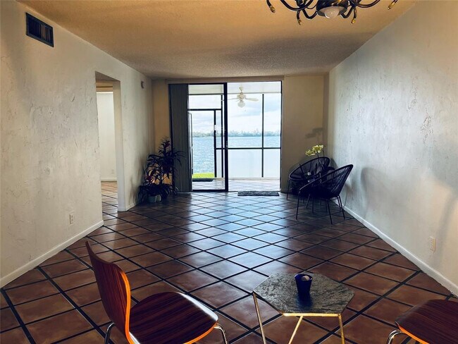 Photo - 111 Lake Emerald Dr Unit 101