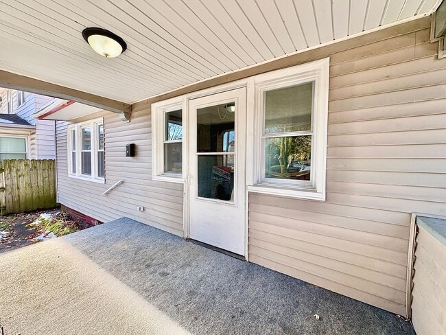 Photo - 1243 Portage Ave