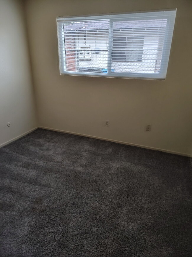 Photo - 730 Plumas Ave Unidad Plumas 4