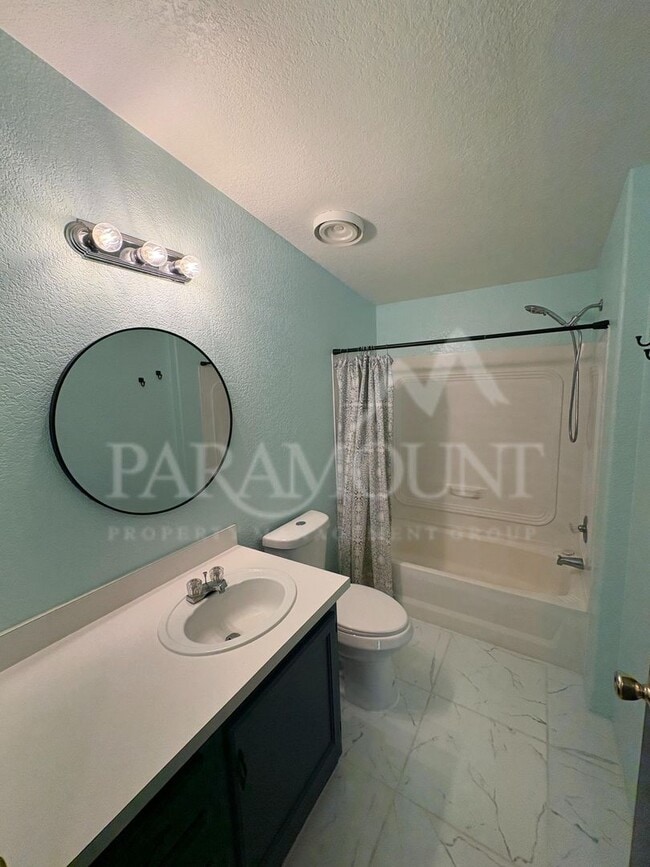 Photo - Spacious 3 Bedroom 2 Bathroom with yard space!