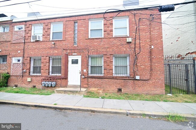 Building Photo - 1959 Capitol Ave NE Rental