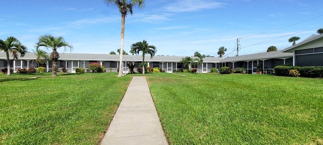 Building Photo - Venice Beach Apts Annual Condo for Rent Unit #17