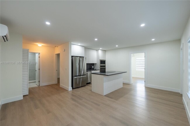 Photo - 1615 NE 9th St Unidad 1