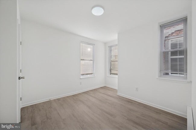 Photo - 1418 W Erie Ave