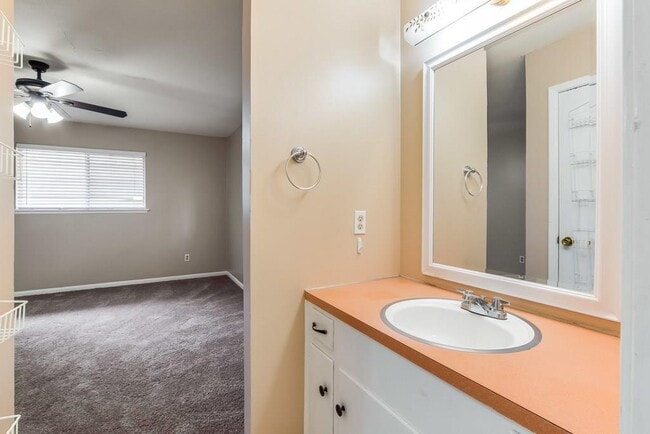 Photo - 2802 St Edwards Cir
