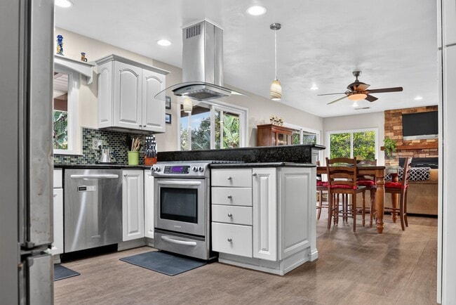 13660 Acorn Patch Ln