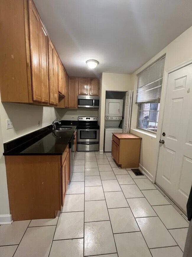 Photo - 3339 N Lamon Ave Unit 2