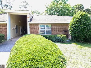 Building Photo - 102 Westcliff Cir