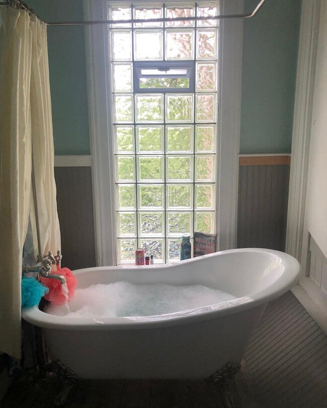 Photo - 709 W Kalamazoo Ave