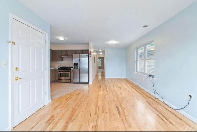 Photo - 309 Court St