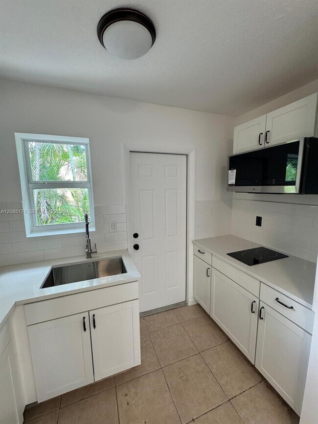 Photo - 1521 NW 5th Ave Unit 1-2