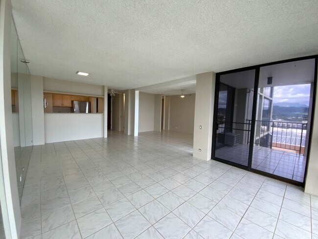 Photo - WINDWARD PASSAGE WITH OCEAN VIEWS Unit 811