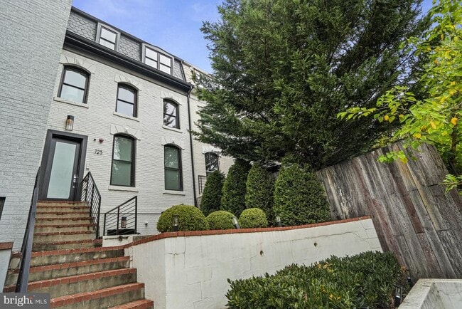 Photo - 725 Euclid St NW Unit 1
