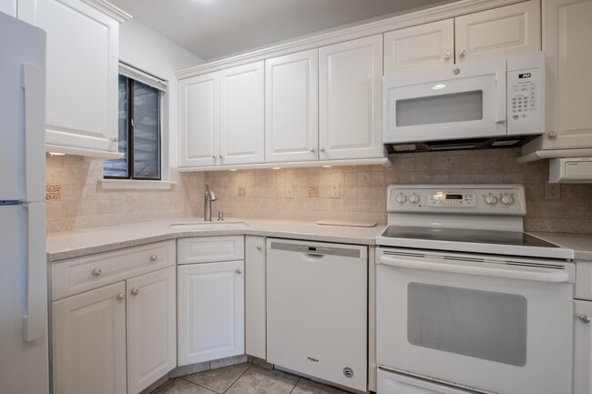 Photo - 24 Danbury Ct