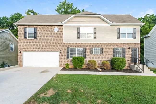 Building Photo - 117 Lyndhurst Dr Rental