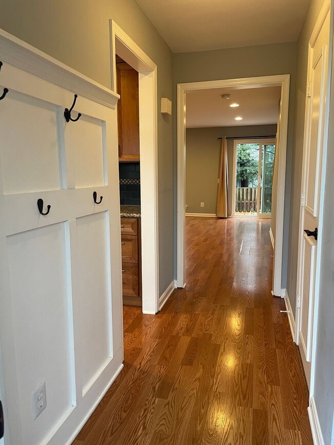 Photo - Light-filled and Spacious 3 Bed 2 Bath Tow...