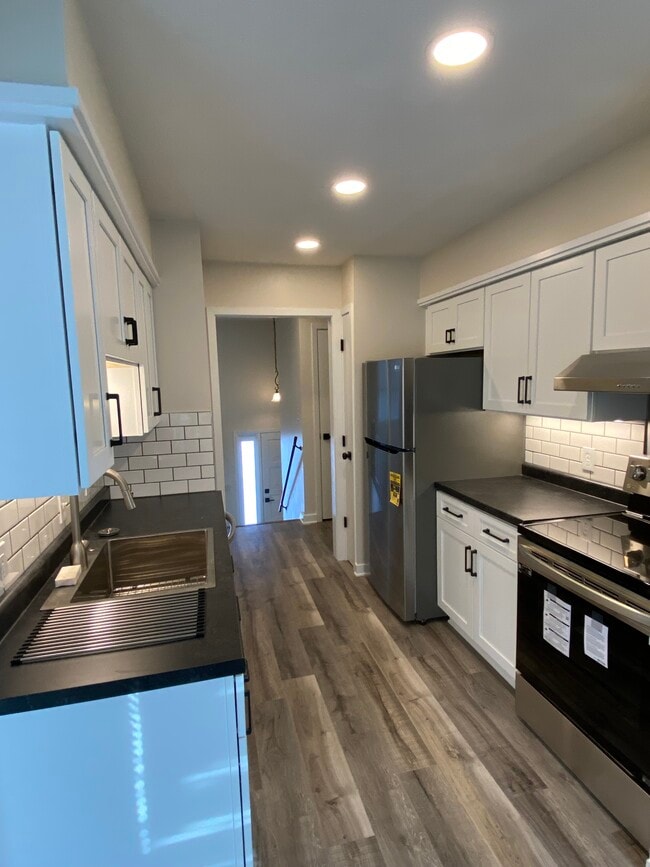 Photo - 10713 Browne St