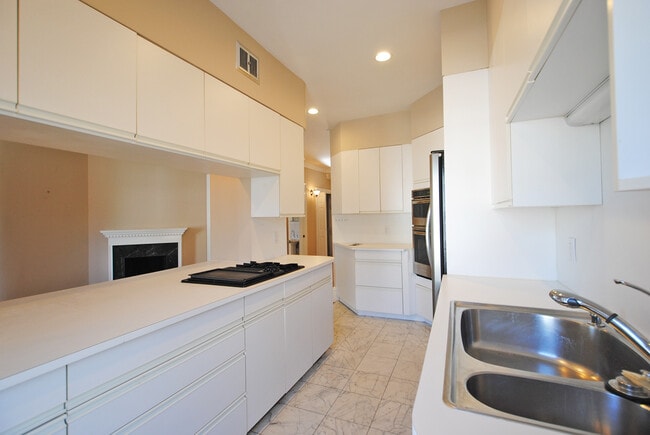 Photo - 33 Longwood Ave Unit 3